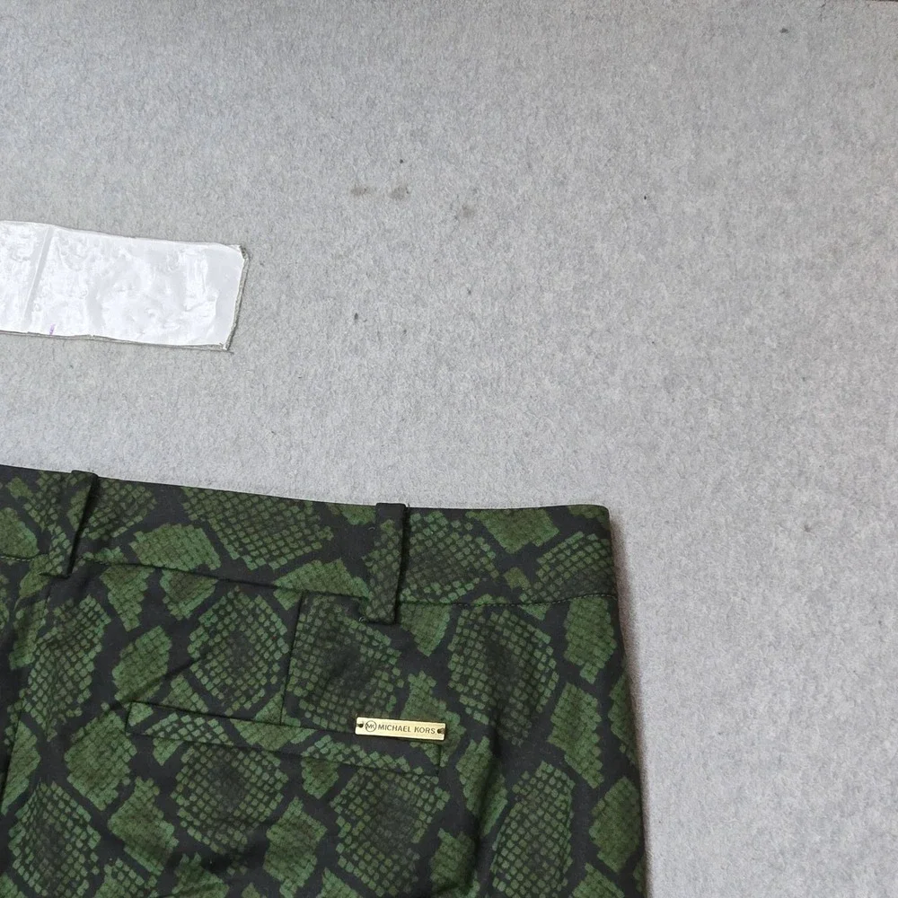 MICHAEL Kors Women Pants 8P Green Snakeskin Print Cropped Button 26